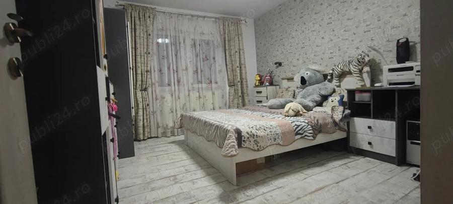 Apartament cu 3 camere decomandat în Uzina 2