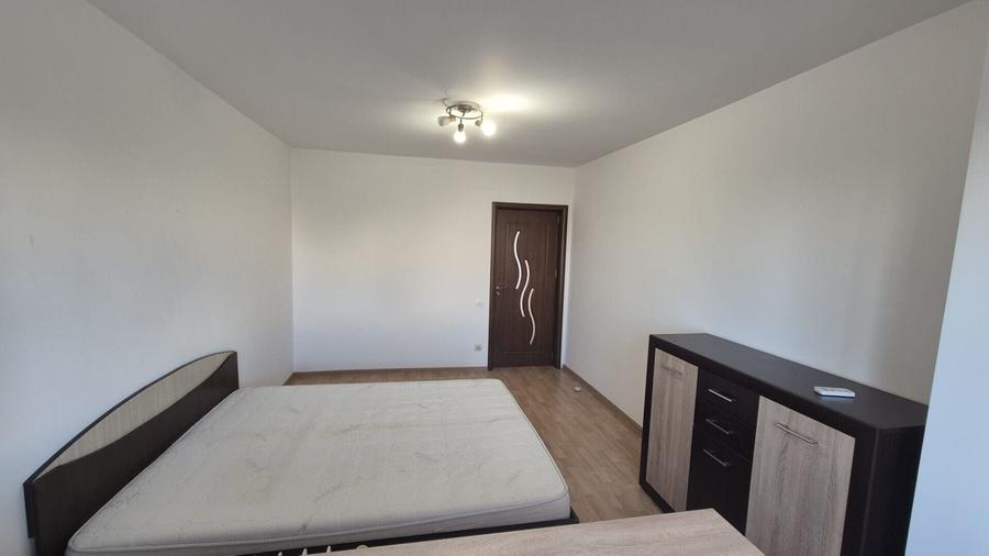 Apartament cu 3 camere semidecomandat, mobilat în Giurgiului