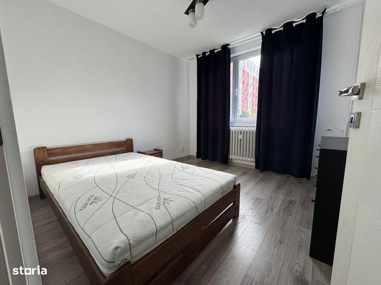 Apartament cu 4 camere decomandat în Central