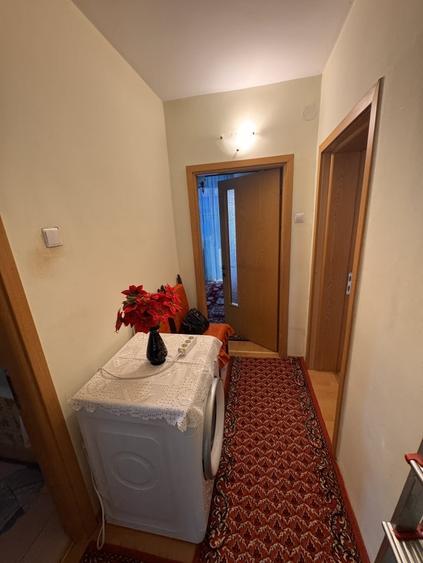 Apartament cu 3 camere decomandat, mobilat în Calea București