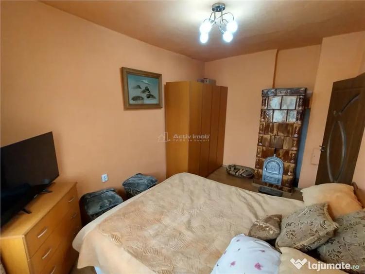 Apartament cu 3 camere decomandat în Bozovici