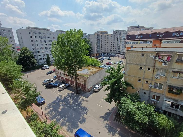 Garsonieră semidecomandată în Titan