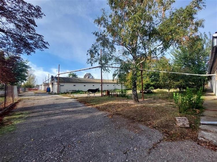 Spațiu industrial, de 1,200 mp, în Exterior Nord