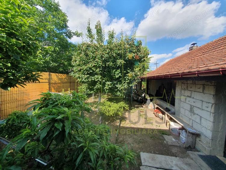 Casă cu 2 camere cu Teren 421 Mp în Plopi