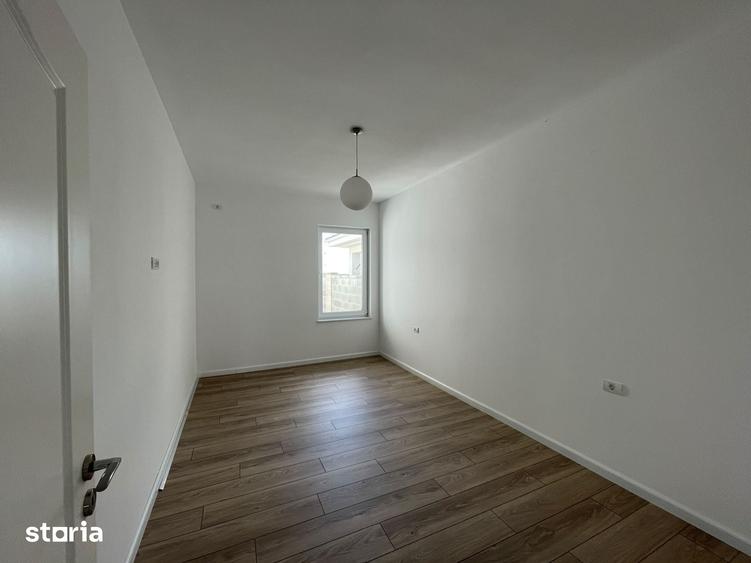 Casă cu 3 camere cu Teren 390 Mp în Sânandrei