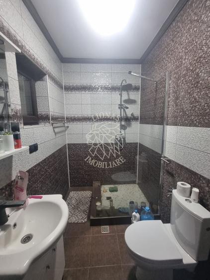 Casă individuală cu 6 camere cu Canalizare în Arcalia