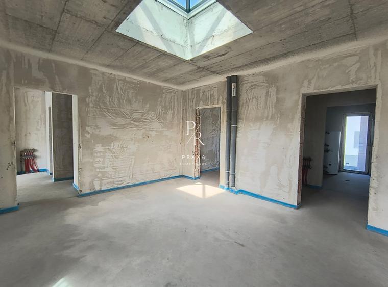 Penthouse cu 4 camere decomandat în Florești