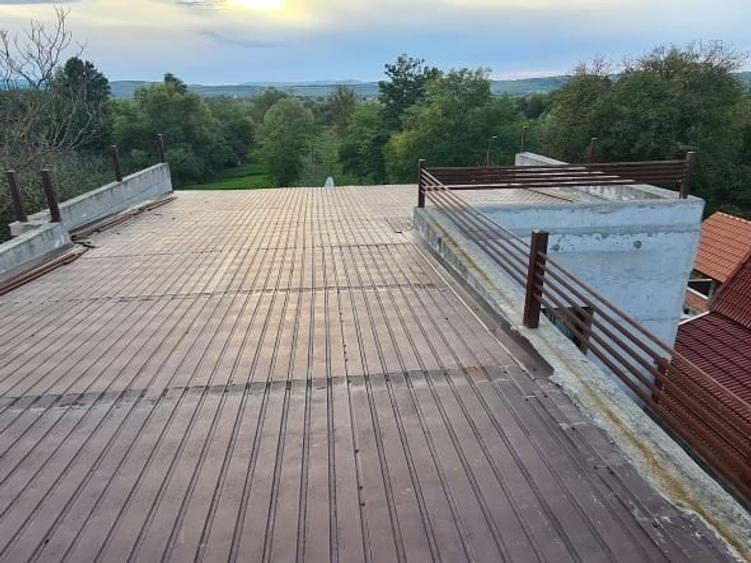 Casă individuală cu 4 camere cu Garaj în Călan