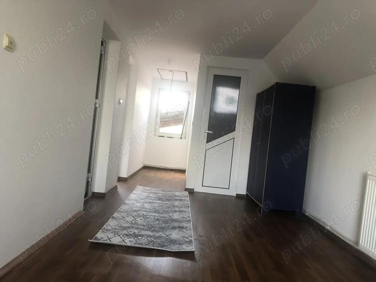Casă cu 3 camere cu Teren 1500 Mp în Central