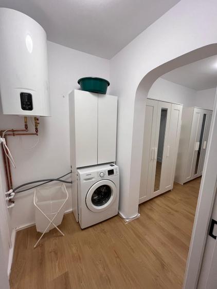 Apartament cu 3 camere semidecomandat în Titan