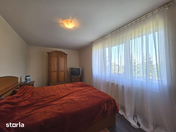 Casă cu 10 camere cu Teren 8000 Mp în Ciorogârla