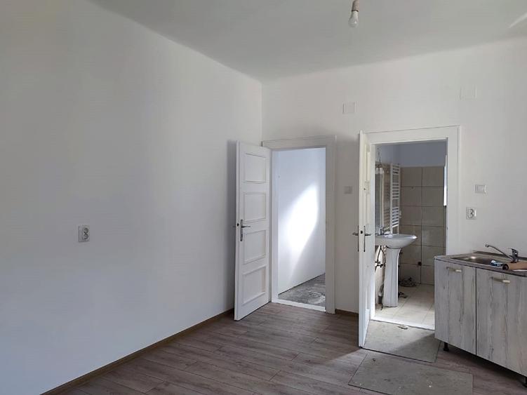 Casă individuală cu 2 camere cu Teren 400 Mp în Bartolomeu