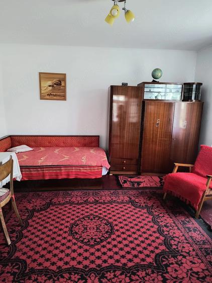 Casă cu 3 camere cu Teren 2700 Mp în Central