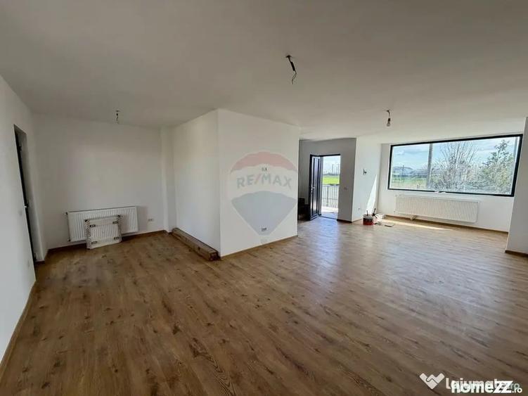 Casă cu 3 camere cu Teren 400 Mp în Golești