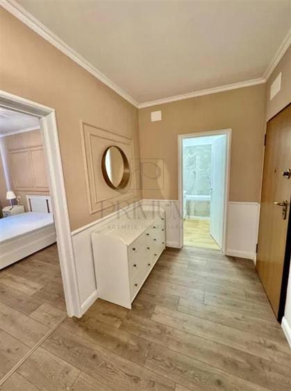 Apartament cu 2 camere semidecomandat, mobilat în Torontalului
