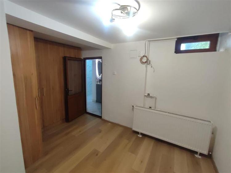Casă cu 4 camere cu Teren 275 Mp în Tineretului