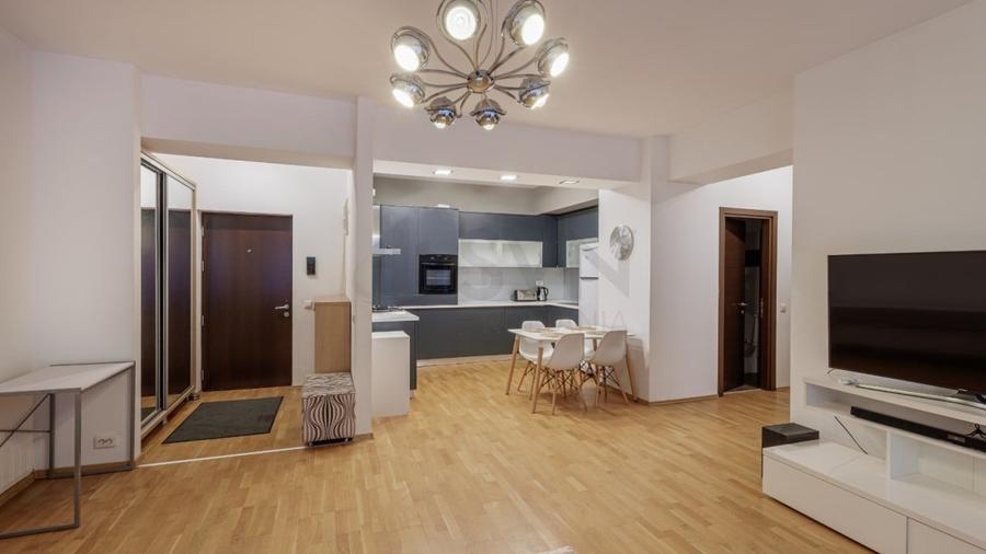 Apartament cu 3 camere decomandat, mobilat în Pipera
