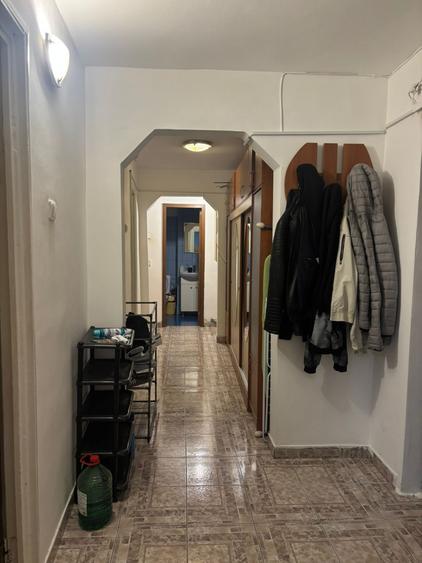 Apartament cu 3 camere decomandat, mobilat în Gorjului