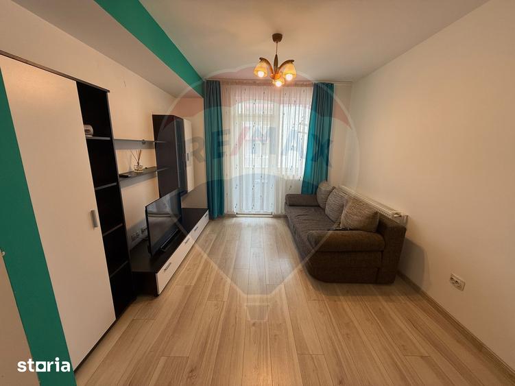 Apartament cu 3 camere decomandat, mobilat în Florești