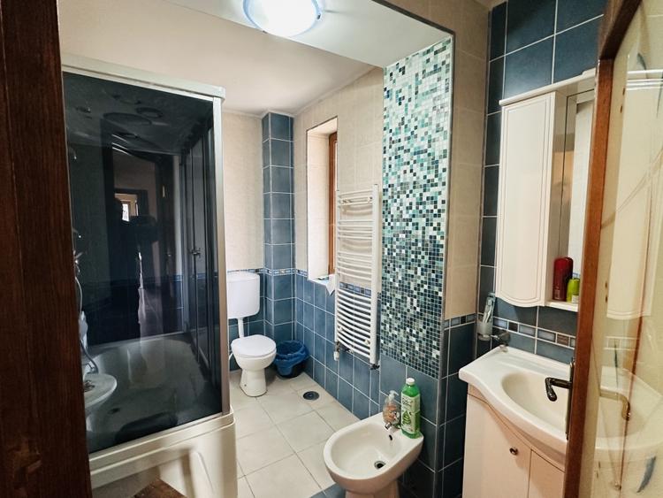 Casă individuală cu 11 camere cu Canalizare în Chiajna