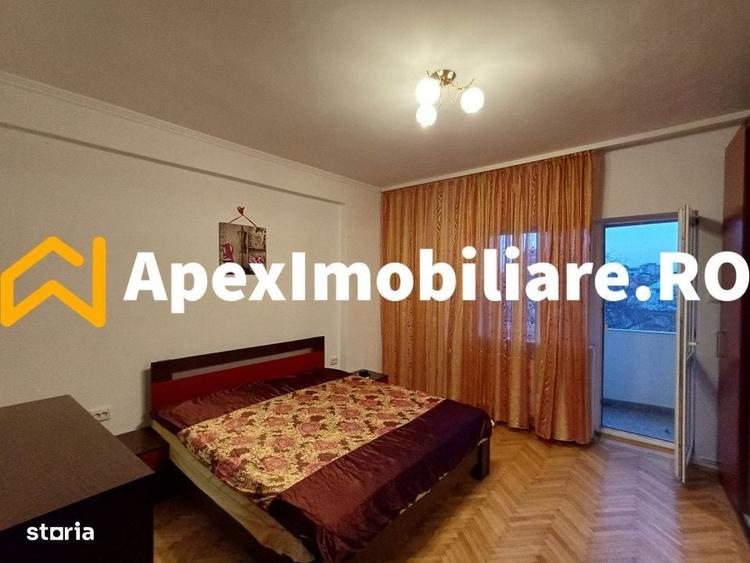 Apartament cu 3 camere semidecomandat în Moșilor