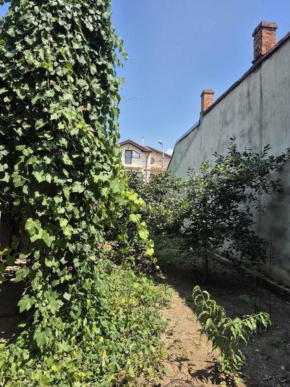 Casă cu 2 camere cu Teren 300 Mp în Andronache