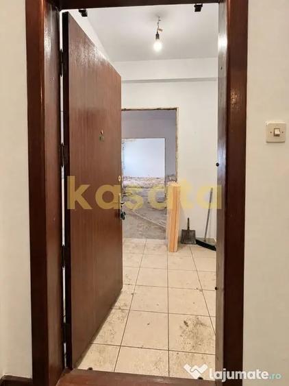 Apartament cu 3 camere decomandat în Dacia