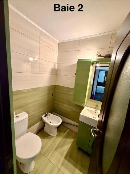 Apartament cu 3 camere decomandat în Central