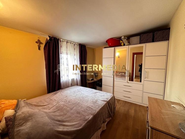 Casă individuală cu 3 camere cu Canalizare în Central