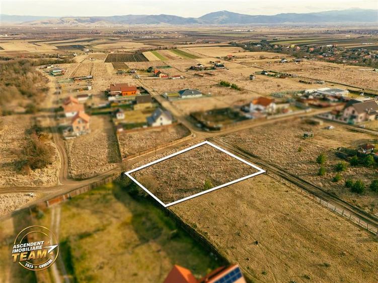 Teren Construcții intravilan de 1200 mp, în Sâncraiu