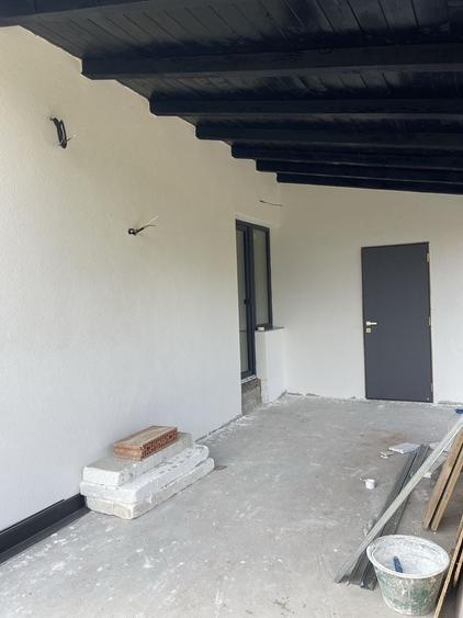 Casă cu 4 camere în Calea Romanului