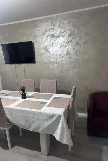 Apartament cu 4 camere decomandat, mobilat în Titan