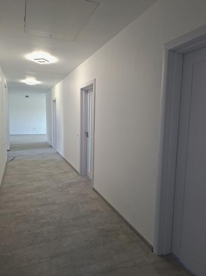 Casă cu 4 camere în Exterior Vest