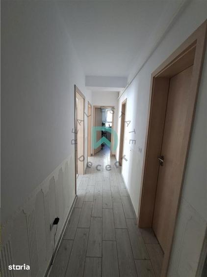 Apartament cu 3 camere în Tractorul