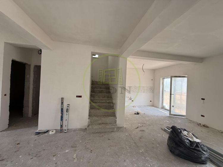 Casă individuală cu 5 camere cu Canalizare în Lascăr Catargiu