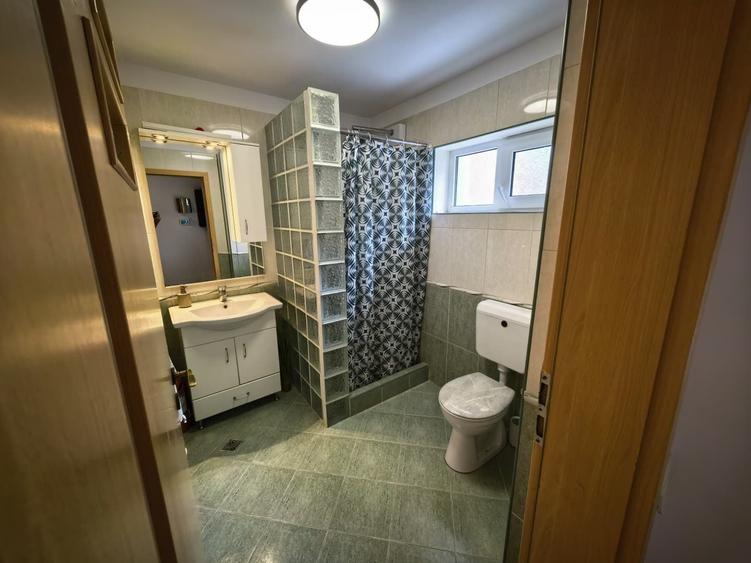 Casă cu 3 camere în Dumbrăvița