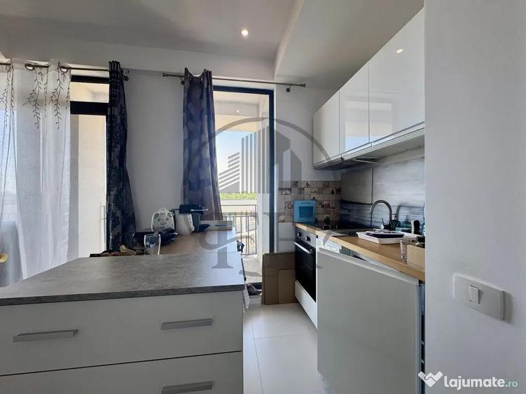Apartament cu 2 camere semidecomandat, mobilat în Central