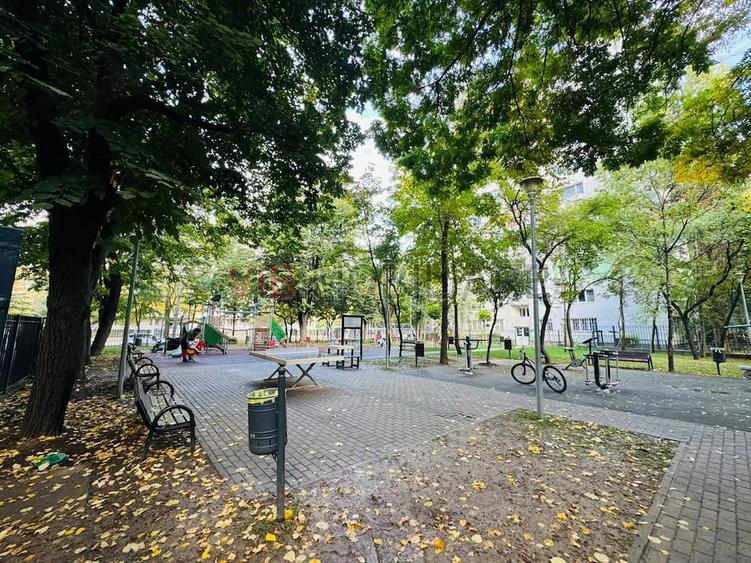 Apartament cu 2 camere semidecomandat în 1 Mai