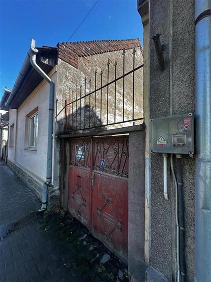 Casă individuală cu 3 camere cu Teren 415 Mp în Central