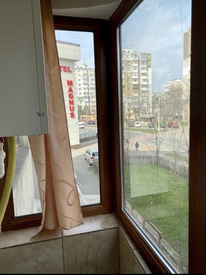 Apartament cu 2 camere decomandat în Micro 20