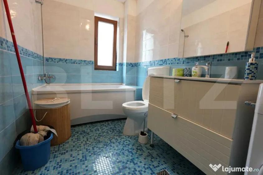 Apartament cu 3 camere semidecomandat în Florești