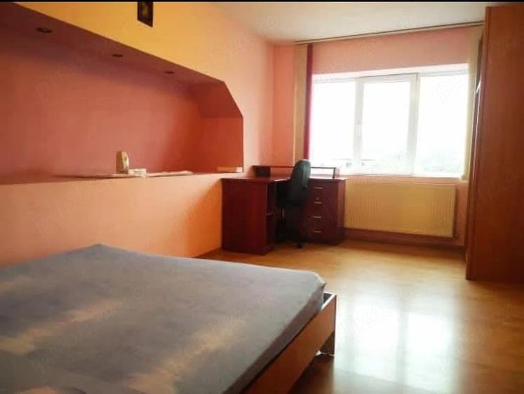 Apartament cu 3 camere decomandat în Metalurgie