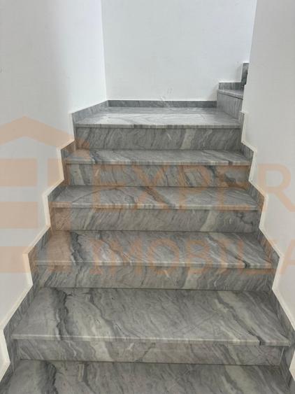 Apartament cu 2 camere decomandat în Far