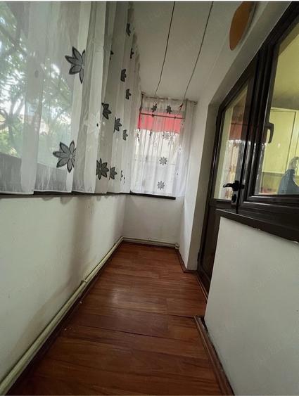 Apartament cu 3 camere decomandat în Brazda lui Novac