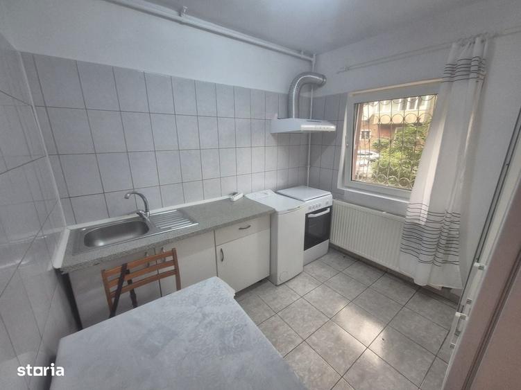 Garsonieră decomandată în Drumul Sării