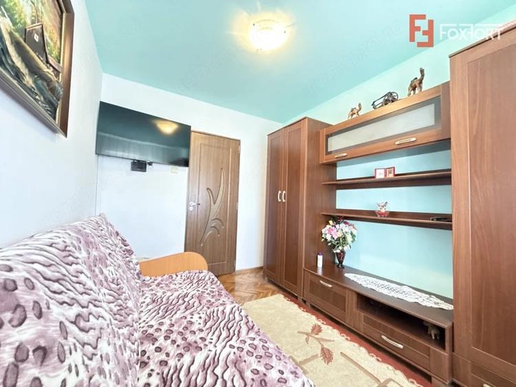 Apartament cu 4 camere semidecomandat în Cetății
