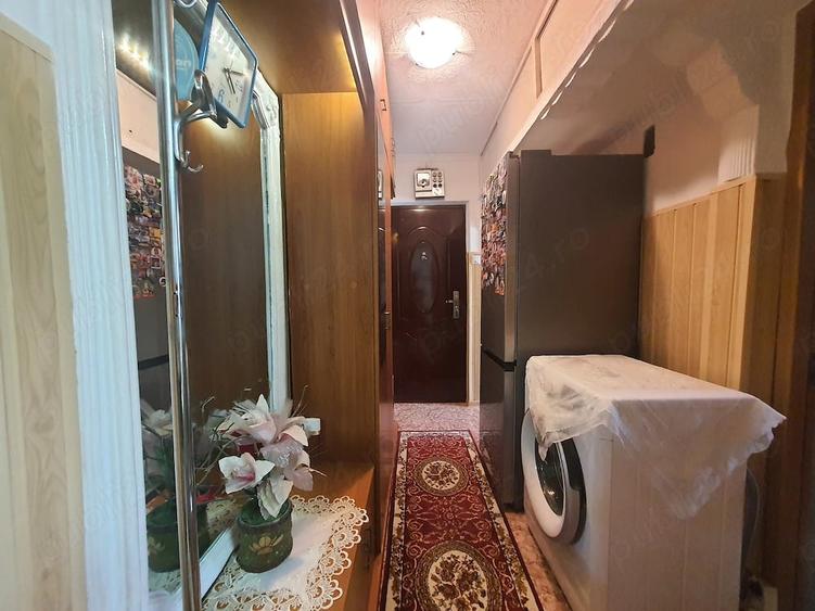 Apartament cu 2 camere semidecomandat în Km 4
