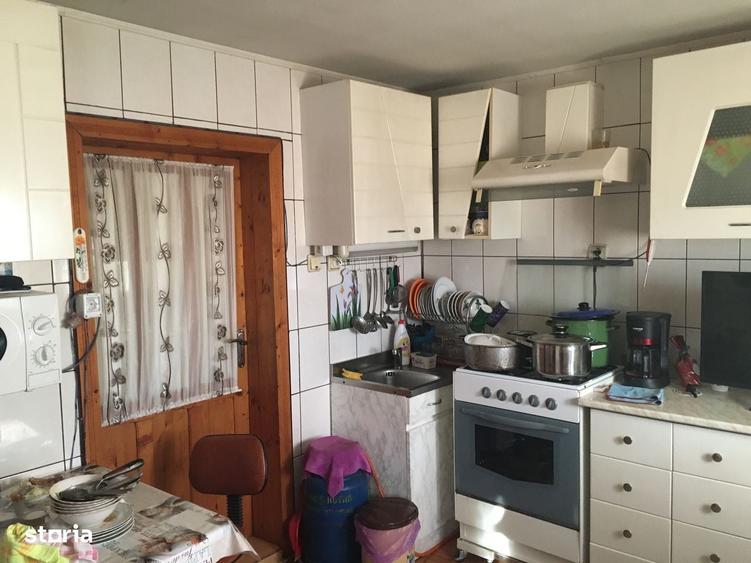 Casă cu 4 camere în Măzănăești