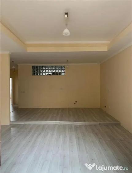 Apartament cu 4 camere decomandat în Horea