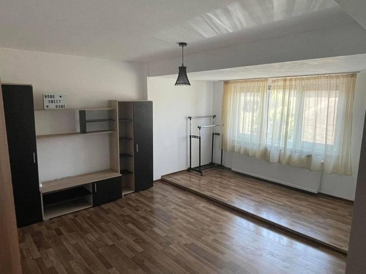 Apartament cu 2 camere în Cetate